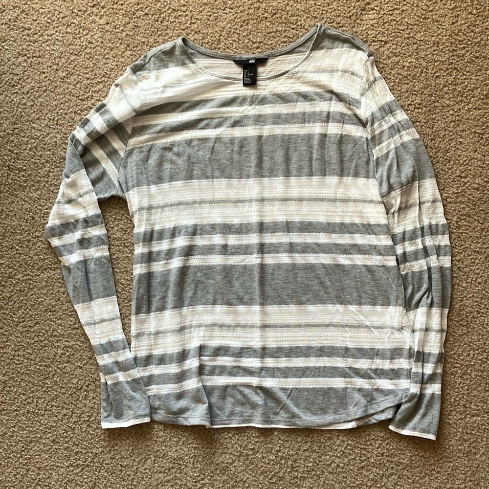 H&M Women's Striped Gray Top Size L